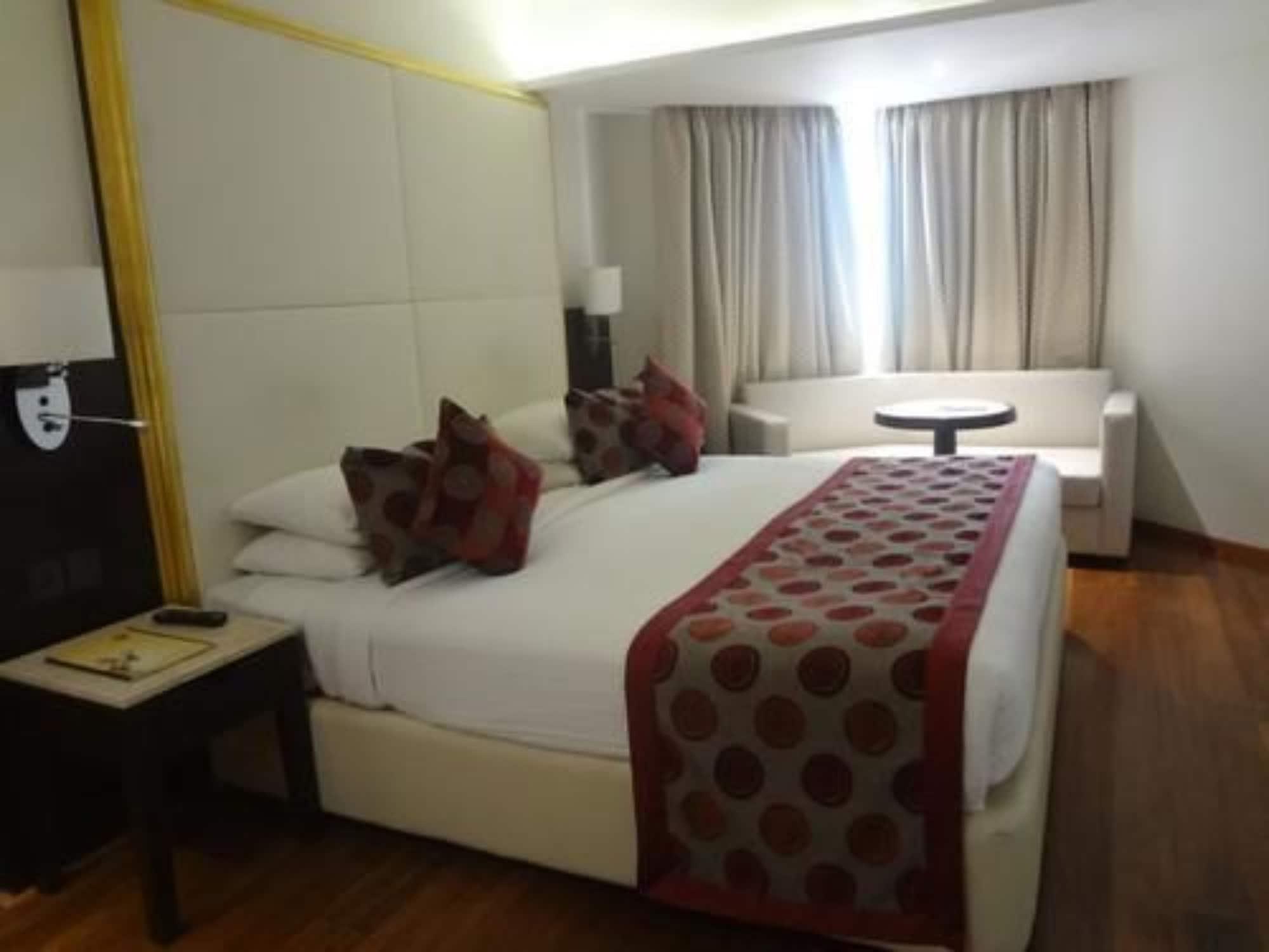 Ramee Guestline Hotel Juhu Bombaj Zewnętrze zdjęcie