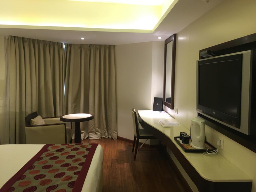 Ramee Guestline Hotel Juhu Bombaj Zewnętrze zdjęcie