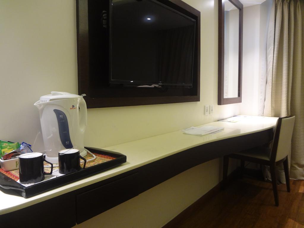 Ramee Guestline Hotel Juhu Bombaj Zewnętrze zdjęcie