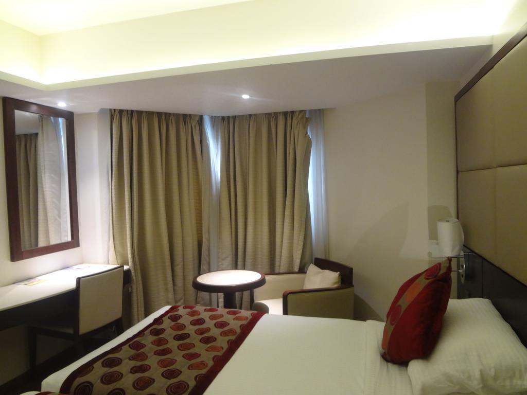 Ramee Guestline Hotel Juhu Bombaj Zewnętrze zdjęcie