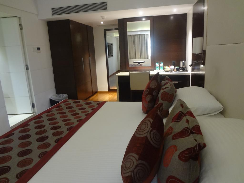 Ramee Guestline Hotel Juhu Bombaj Zewnętrze zdjęcie