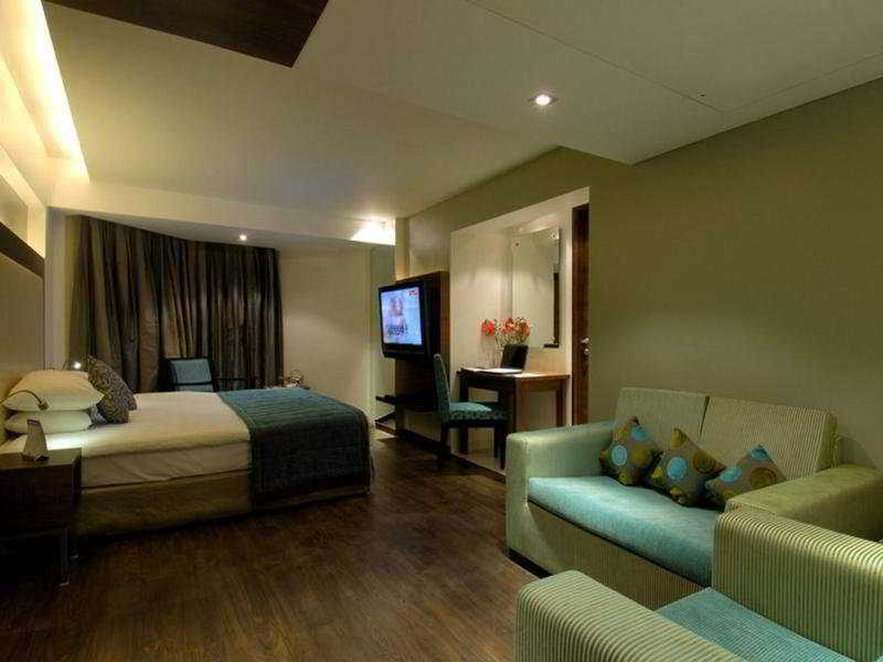 Ramee Guestline Hotel Juhu Bombaj Zewnętrze zdjęcie