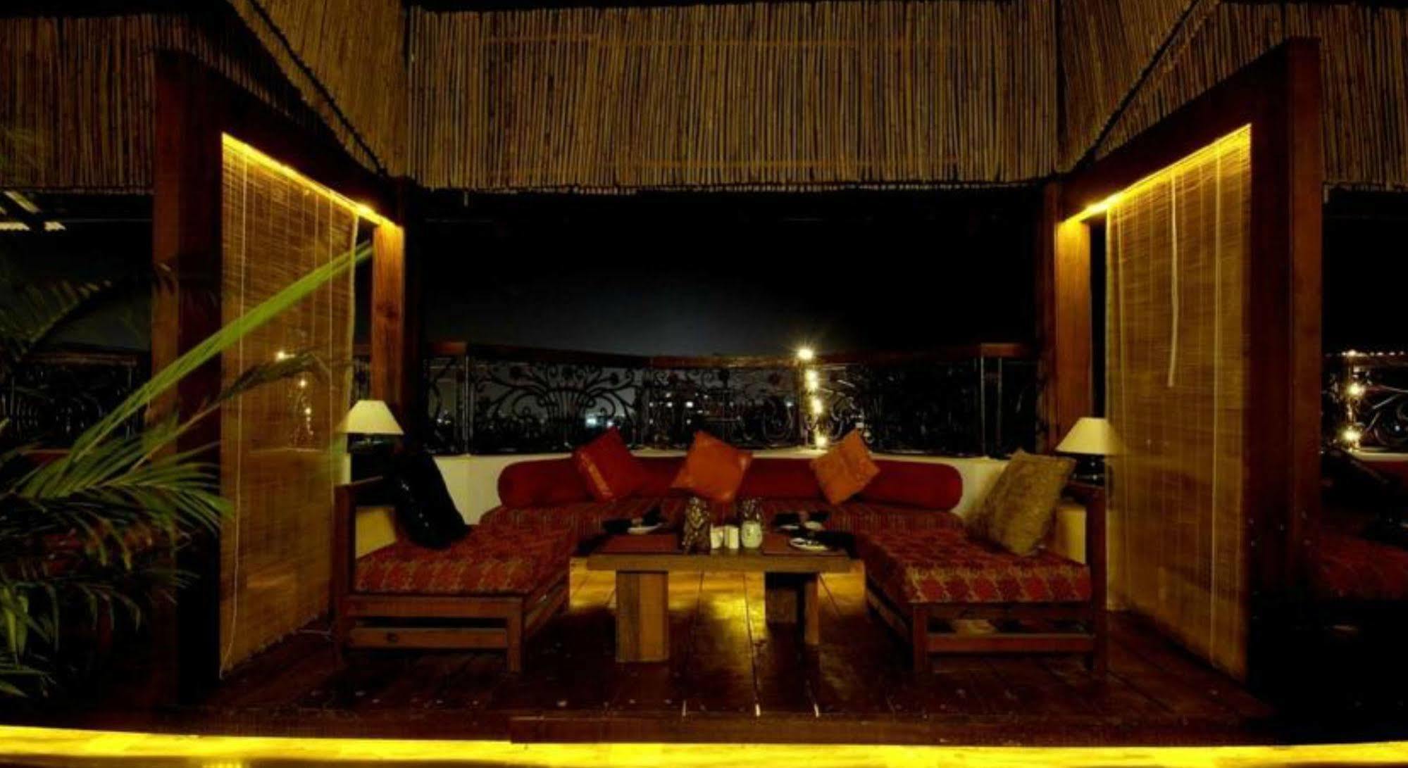 Ramee Guestline Hotel Juhu Bombaj Zewnętrze zdjęcie