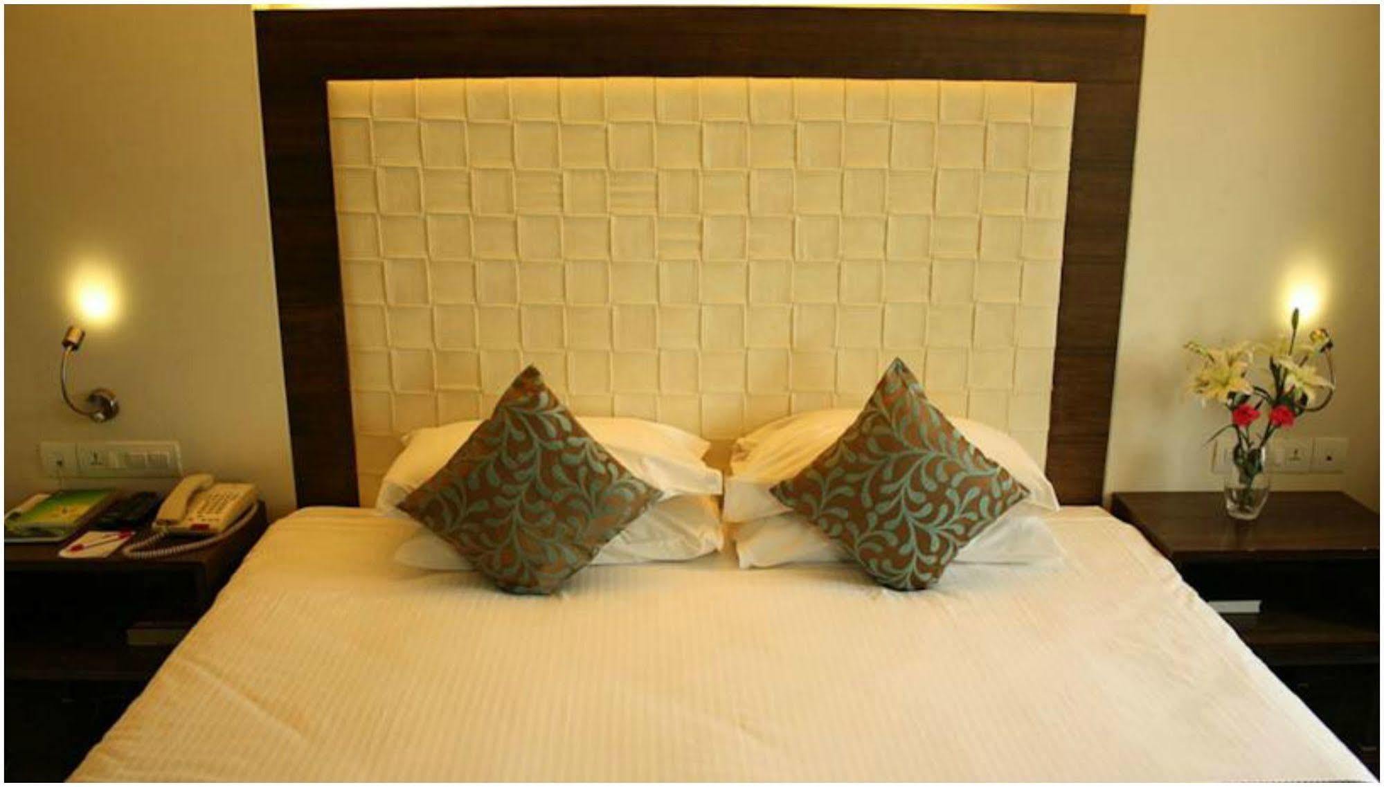 Ramee Guestline Hotel Juhu Bombaj Zewnętrze zdjęcie
