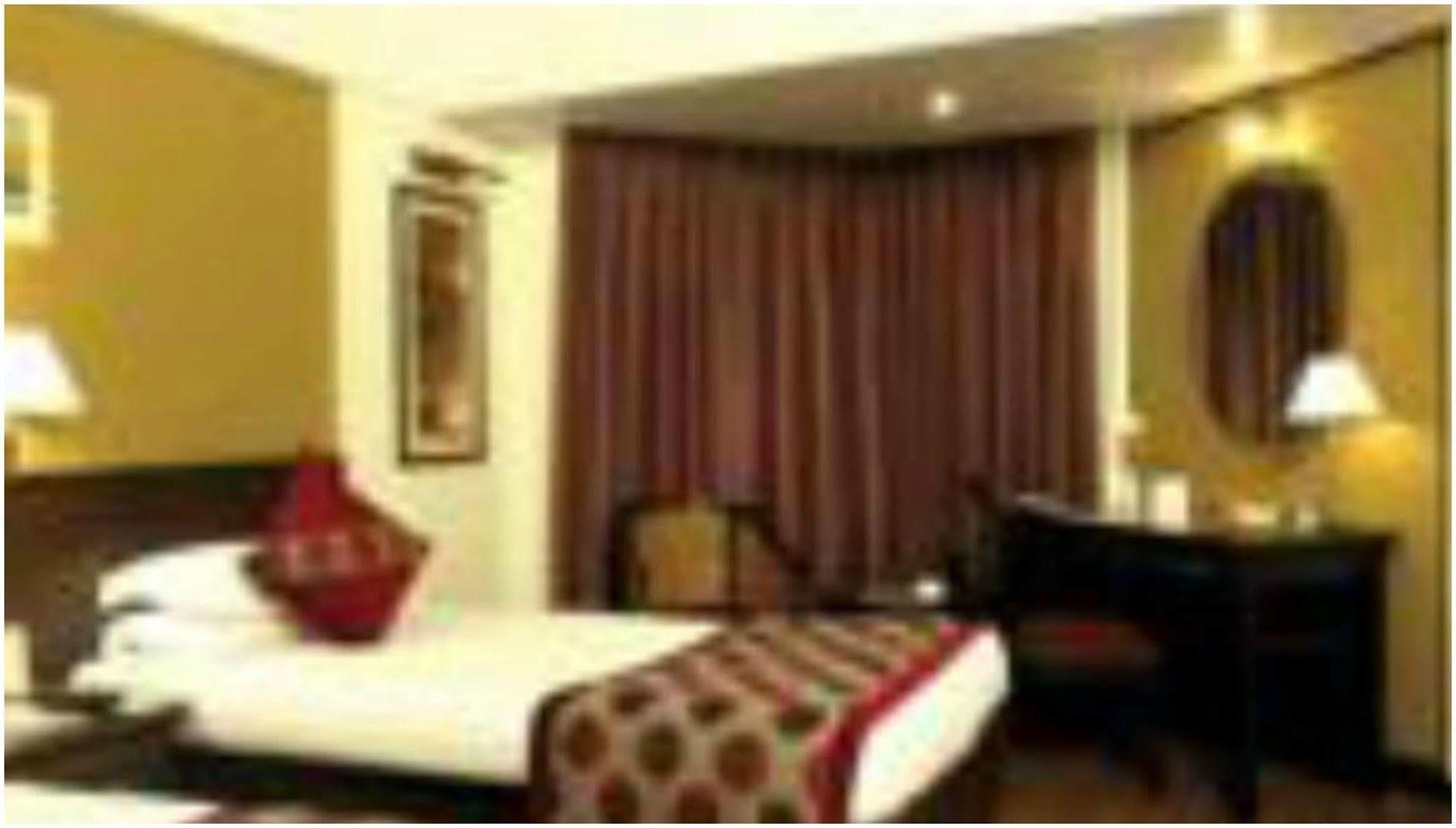 Ramee Guestline Hotel Juhu Bombaj Zewnętrze zdjęcie
