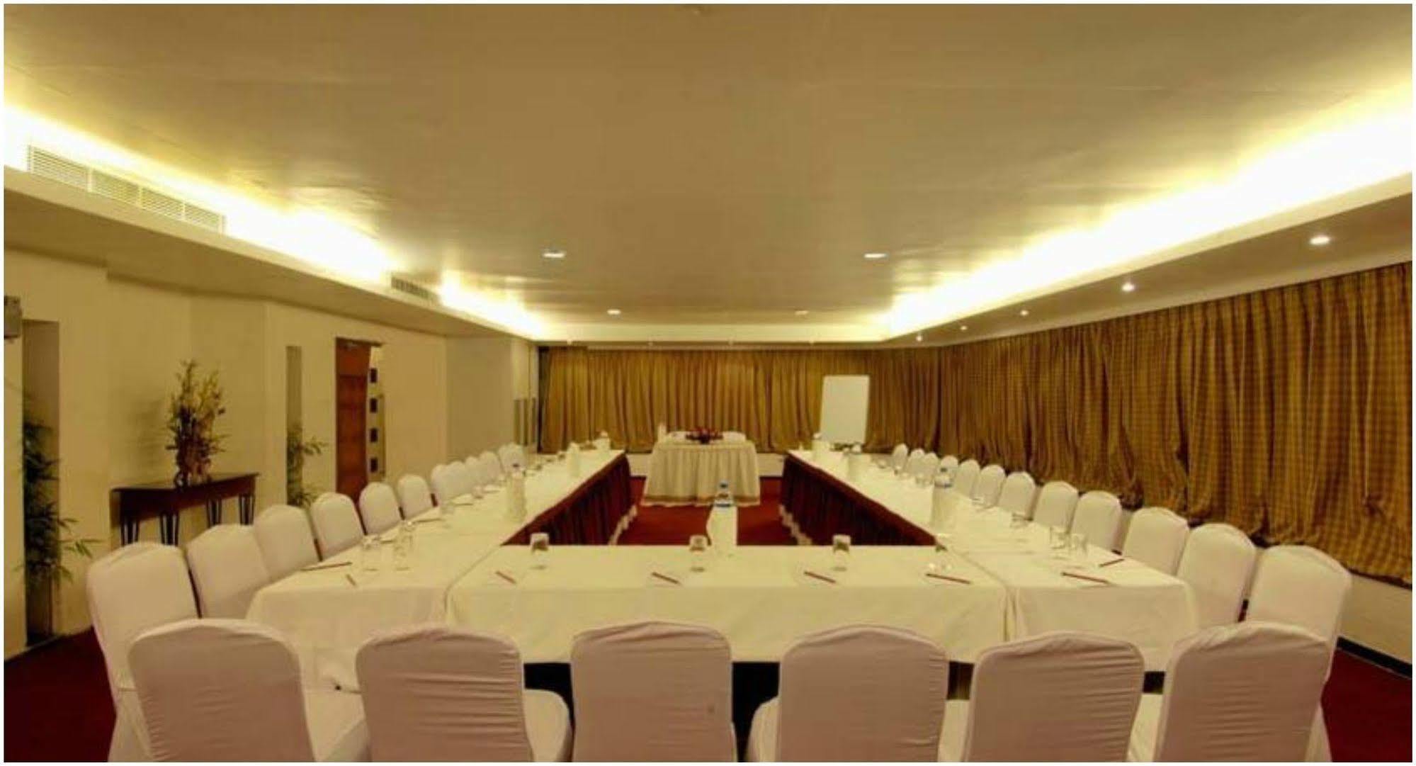 Ramee Guestline Hotel Juhu Bombaj Udogodnienia zdjęcie